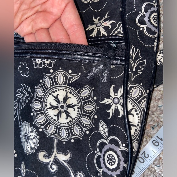 Thirty -One Onyx Medallion Black Crossover Bag - Picture 6 of 11